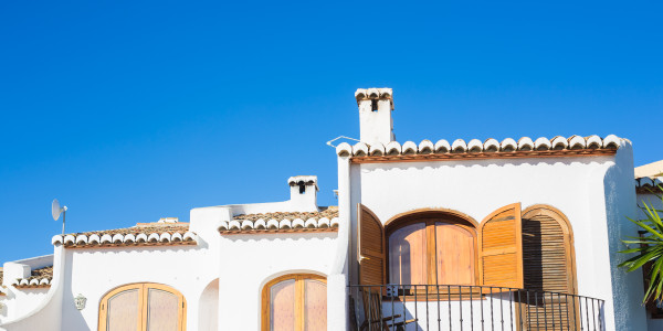 Pintar Fachadas de Casas Unifamiliares / Chalets en Penedès i Garraf · Pinturas para Pintado de Fachadas Metálicas o de Hormigón